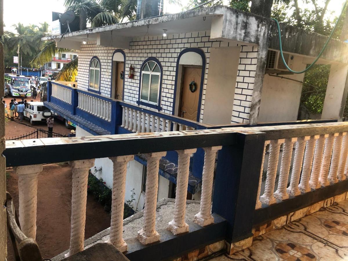 Blue Waves Guest House Calangute Exterior photo