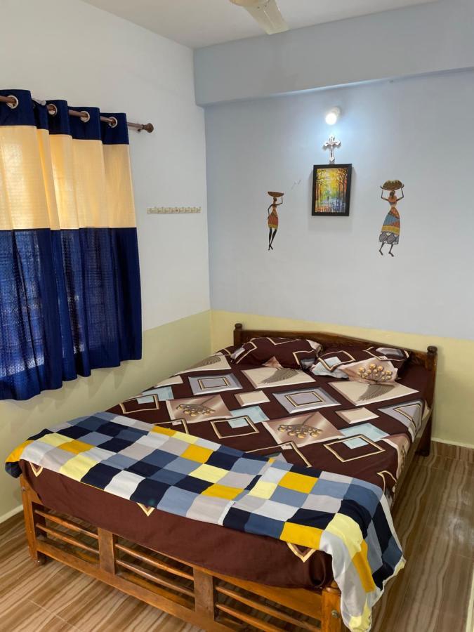 Blue Waves Guest House Calangute Exterior photo