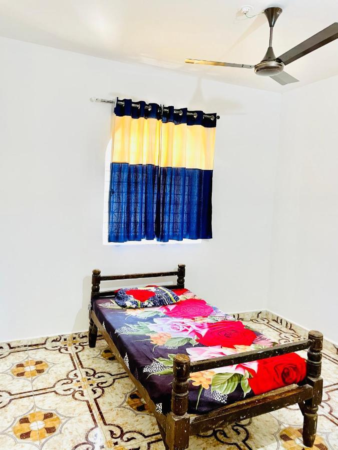 Blue Waves Guest House Calangute Exterior photo