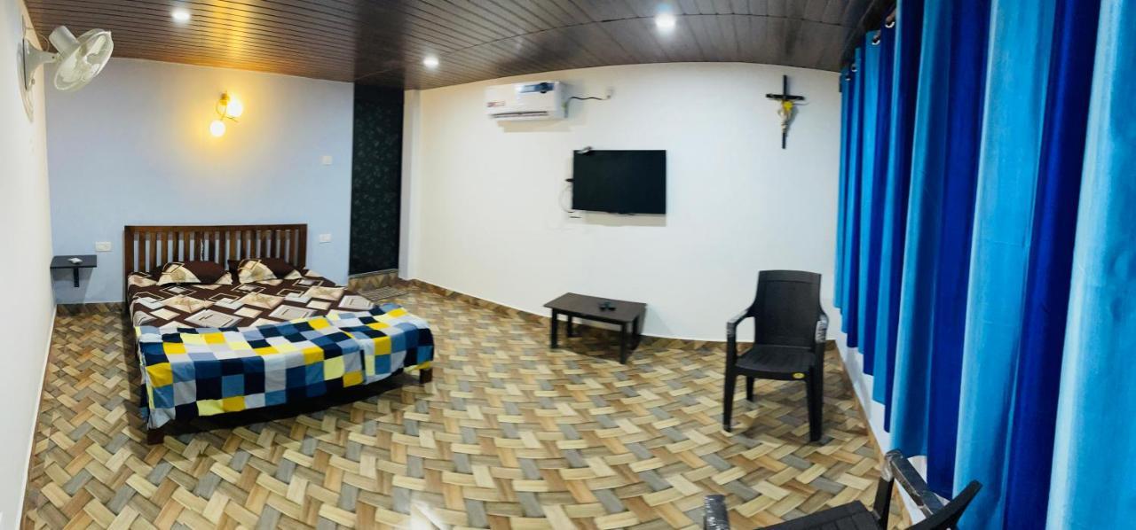 Blue Waves Guest House Calangute Exterior photo