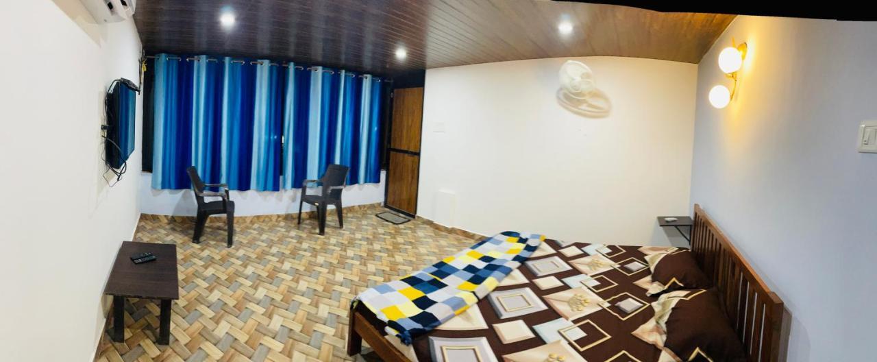 Blue Waves Guest House Calangute Exterior photo