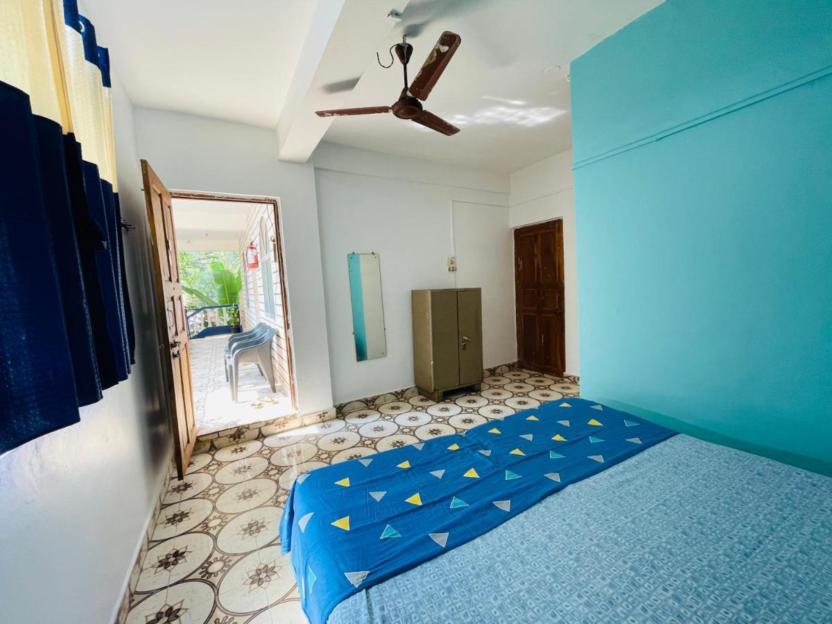 Blue Waves Guest House Calangute Exterior photo