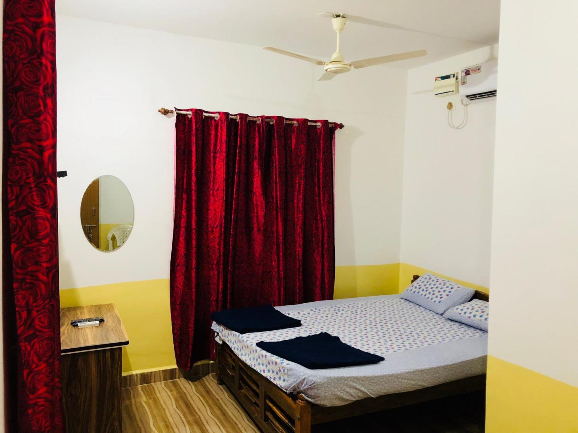 Blue Waves Guest House Calangute Exterior photo