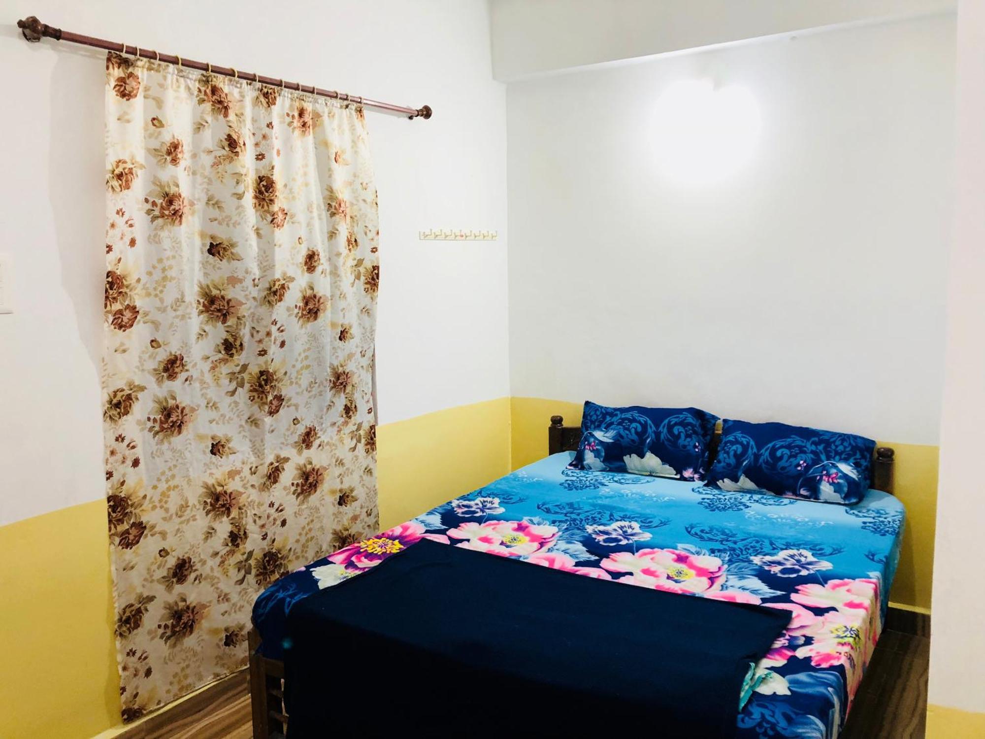 Blue Waves Guest House Calangute Exterior photo