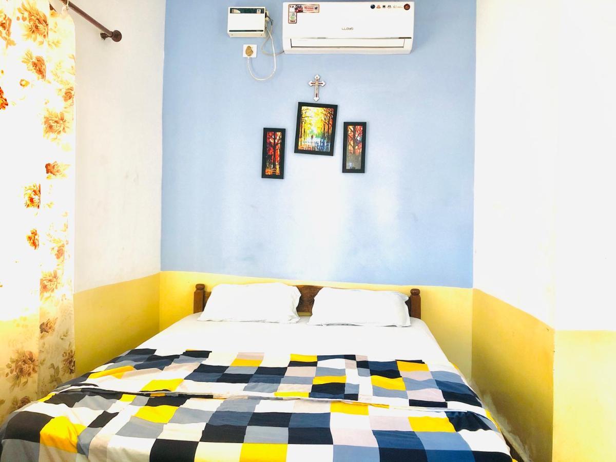 Blue Waves Guest House Calangute Exterior photo