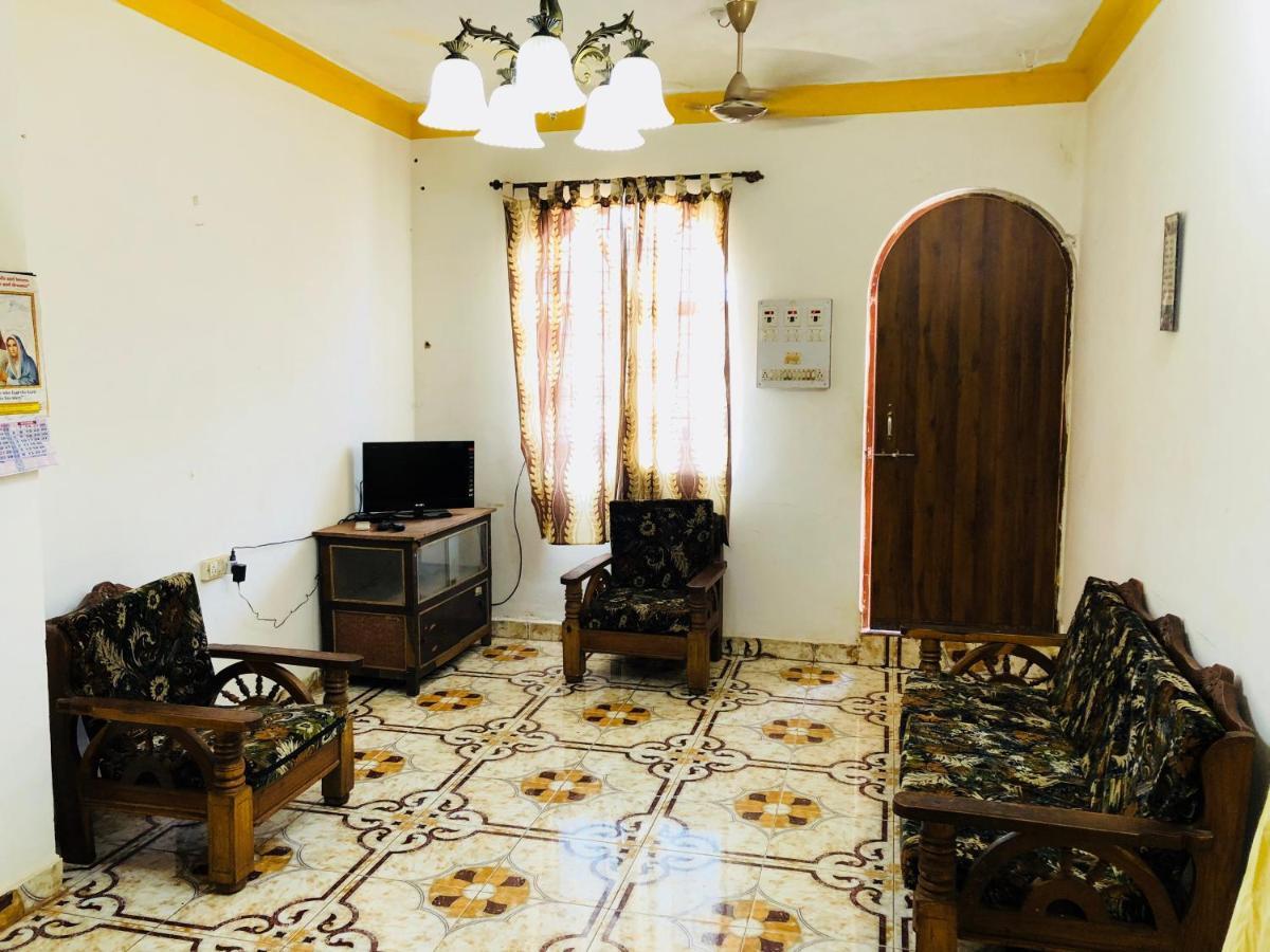 Blue Waves Guest House Calangute Exterior photo
