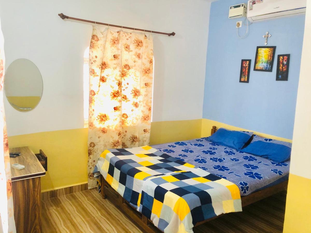 Blue Waves Guest House Calangute Exterior photo